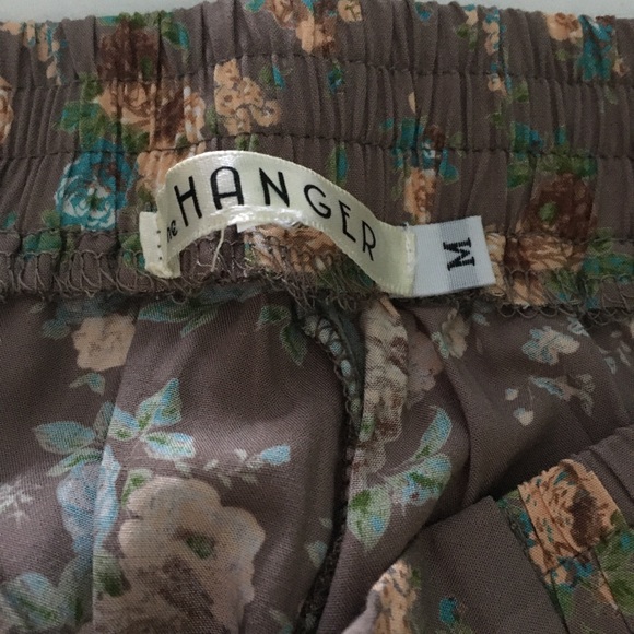 Long Silk Like Pants with Side Pockets Size Med - Picture 2 of 5